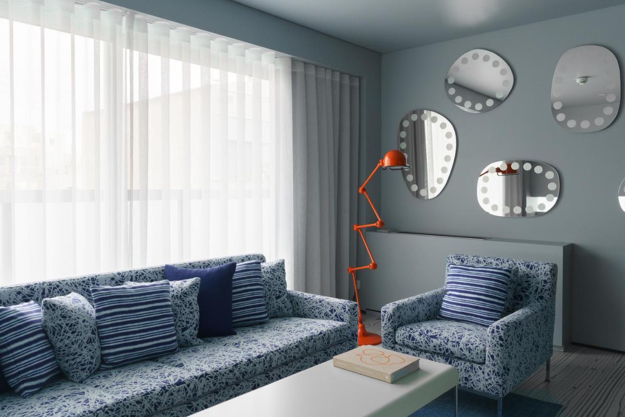 Suite,1552052959:JPEG